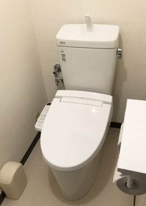 鹿児島市のトイレ施工事例｜M様邸｜リクシル「アメージュＺリトイレ」きれいなトイレで毎日快適【リビングプラザ滝の神】鹿児島市・リフォーム・塗装・外構・造園