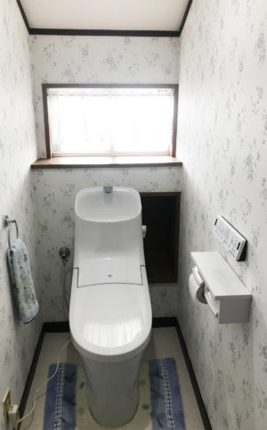 鹿児島市のトイレトイレリフォーム施工事例｜Ｒ様邸｜リクシル「アメージュＺＡ］汚れの落ち易いアクアセラミック素材【リビングプラザ滝の神】鹿児島市・リフォーム・塗装・外構・造園