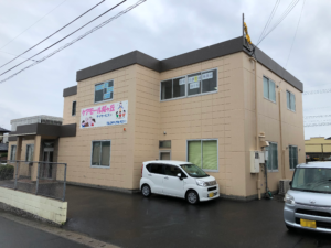 鹿児島市の屋根・外壁塗装リフォーム施工事例　｜ケアモール桜ヶ丘様邸｜　雨漏り・遮熱対策の外壁塗装施工事例　【リビングプラザ滝の神】鹿児島市・リフォーム・塗装・外構・造園