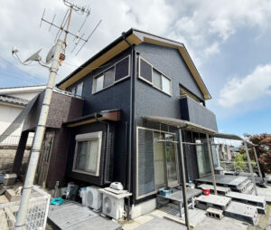 鹿児島市　外壁・屋根塗装工事　Ｋ様邸施工事例【リビングプラザ滝の神】鹿児島市・姶良市・日置市・リフォーム・塗装・外構・造園