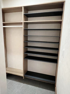 姶良市　シューズクローク増設工事　Ｆ様邸施工事例【鹿児島市・姶良市・伊集院・リフォーム・リノベーション・外壁塗装・屋根塗装・ガーデン・エクステリア・外構・造園】リビングプラザ滝の神