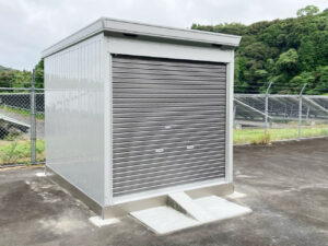 日置市・バイク用ガレージ設置工事・Ｋ様邸施工例【鹿児島市・姶良市・伊集院・リフォーム・リノベーション・外壁塗装・屋根塗装・ガーデン・エクステリア・外構・造園】リビングプラザ滝の神